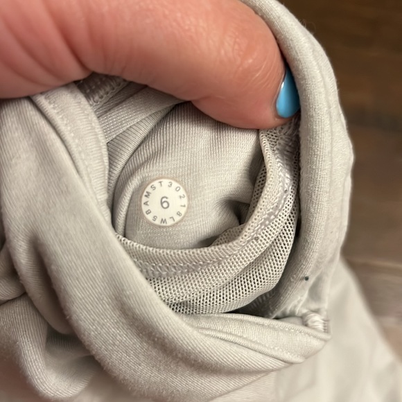 38. Lululemon Every Moment Pant 26" - Picture 7 of 11
